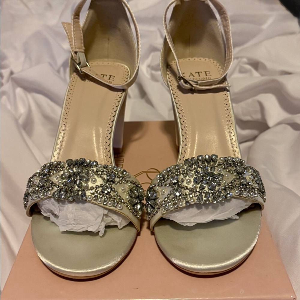 Kate Whitcomb - Lucy Ivory 3in, Size 7.5 Block Heels